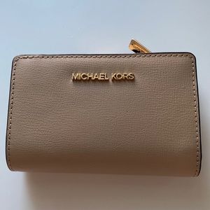 MICHAEL KORS tan wallet